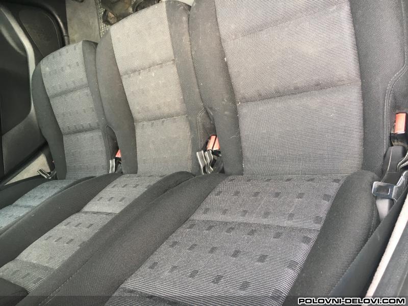 Peugeot  307 Hdi Kompletan Auto U Delovima