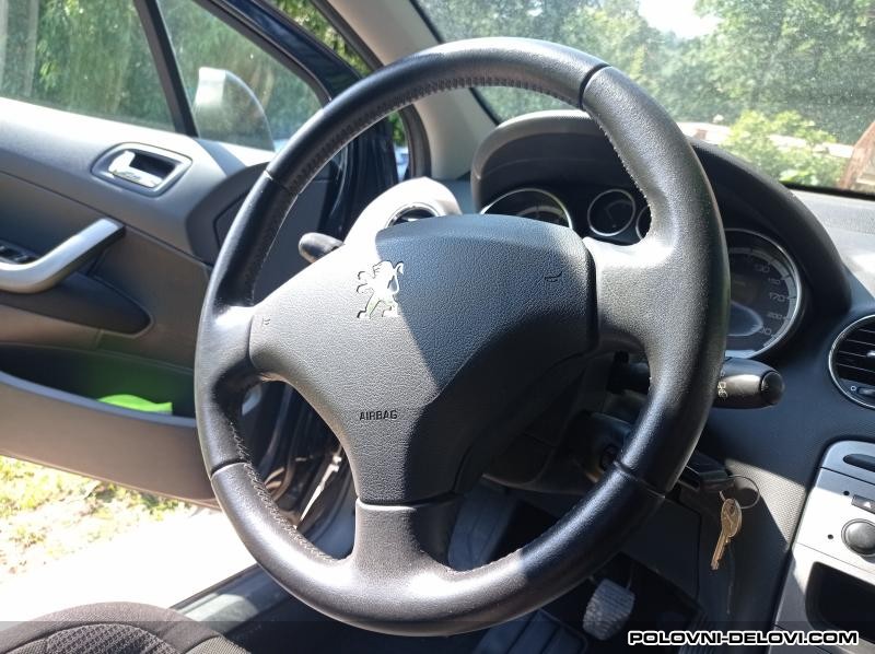 Peugeot  308 Enterijer Kao Nov Enterijer