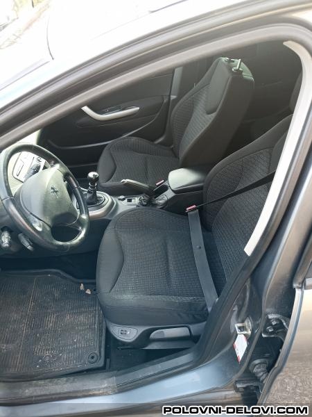 Peugeot  308  Enterijer