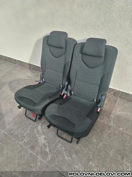 Peugeot  308  Enterijer
