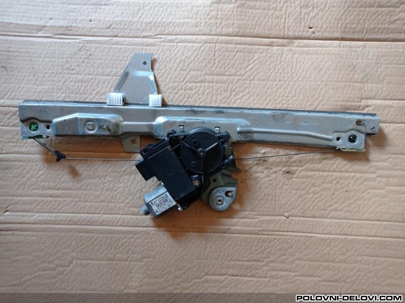 Peugeot  308 Mehanizam Podizaca Razni Delovi