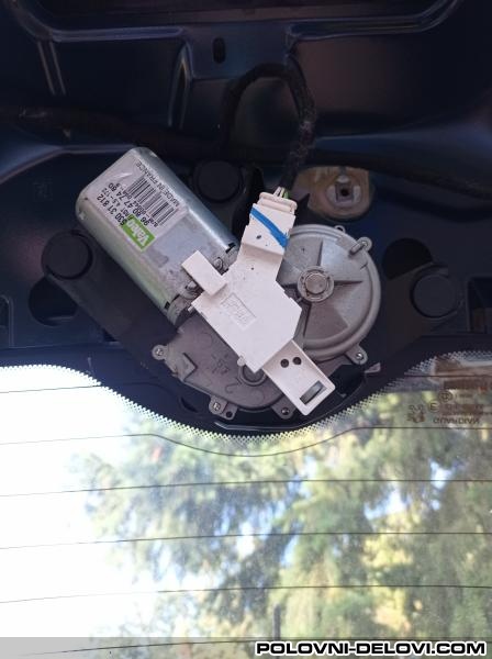 Peugeot  308 Motor Zadnjeg Brisac Razni Delovi