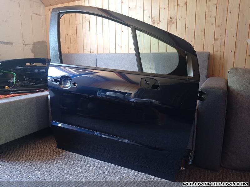 Peugeot  308 Prednja Desna Vrata Karoserija
