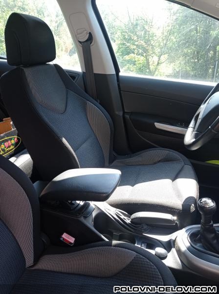 Peugeot  308 Sedista Enterijer