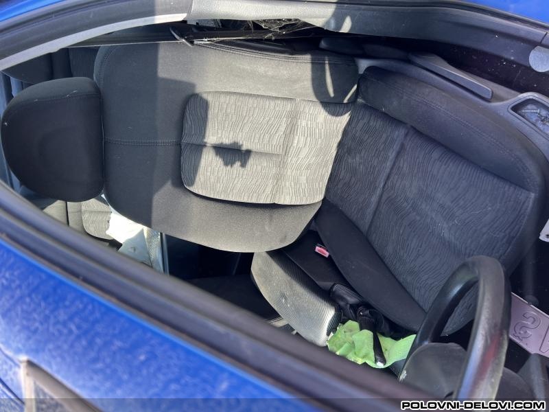 Peugeot  407 Sedista Komplet Enterijer