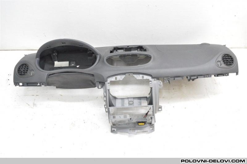 Renault  Clio Instrument Tabla Enterijer