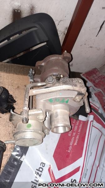 Renault  Clio  Kompletan Auto U Delovima