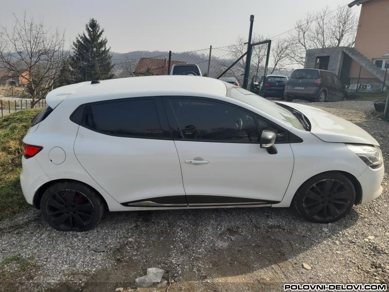 Renault  Clio  Kompletan Auto U Delovima