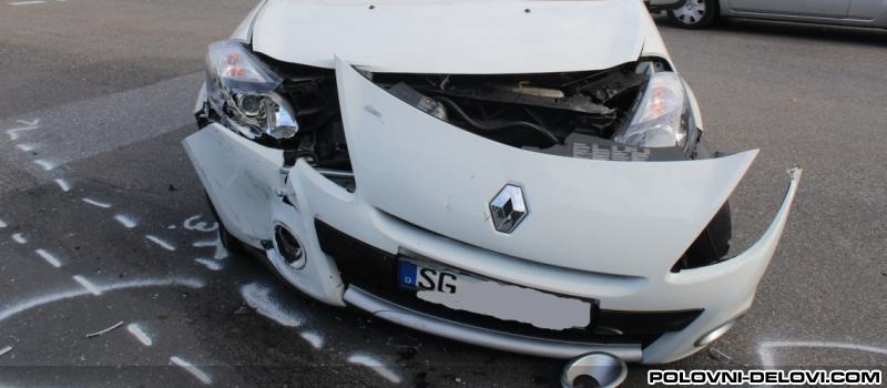 Renault  Clio  Kompletan Auto U Delovima