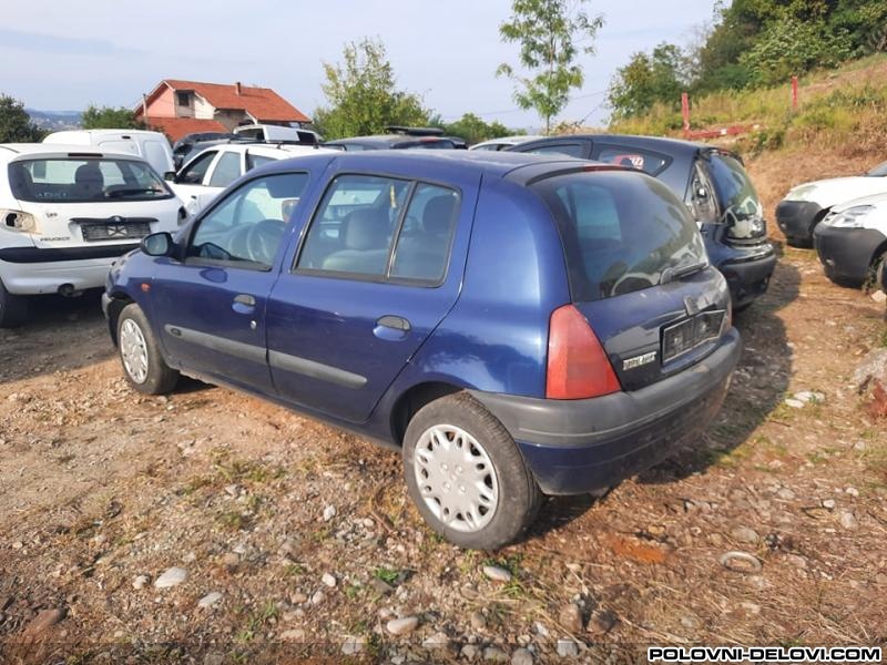 Renault  Clio  Kompletan Auto U Delovima