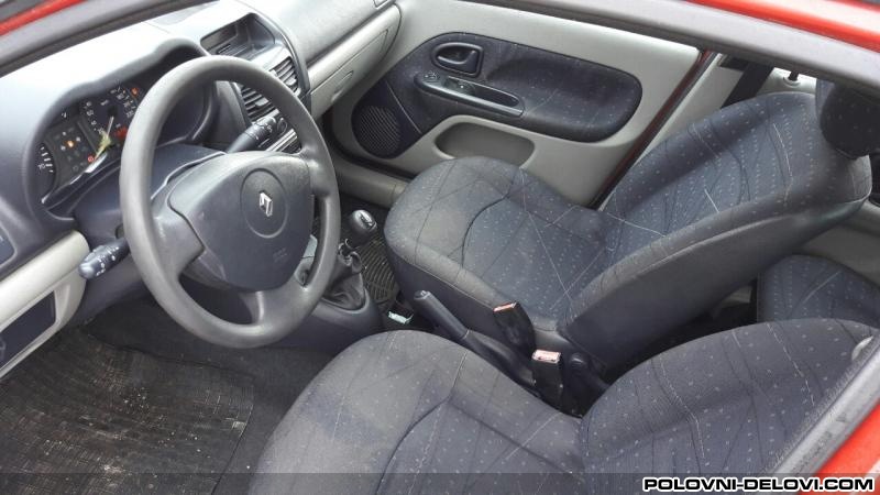 Renault  Clio RADIO CD Razni Delovi