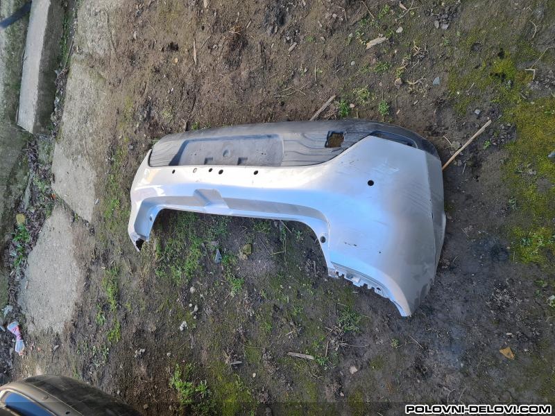 Renault  Clio Zadnji Branik Kompletan Auto U Delovima