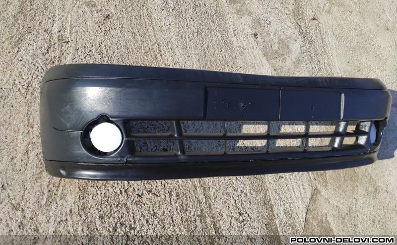 Renault  Kangoo Prednji Branik Karoserija