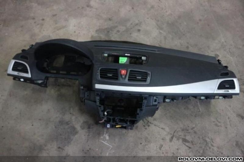Renault  Megane Instrument Tabla Enterijer
