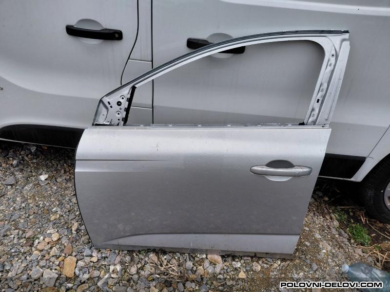 Renault  Megane  Karoserija