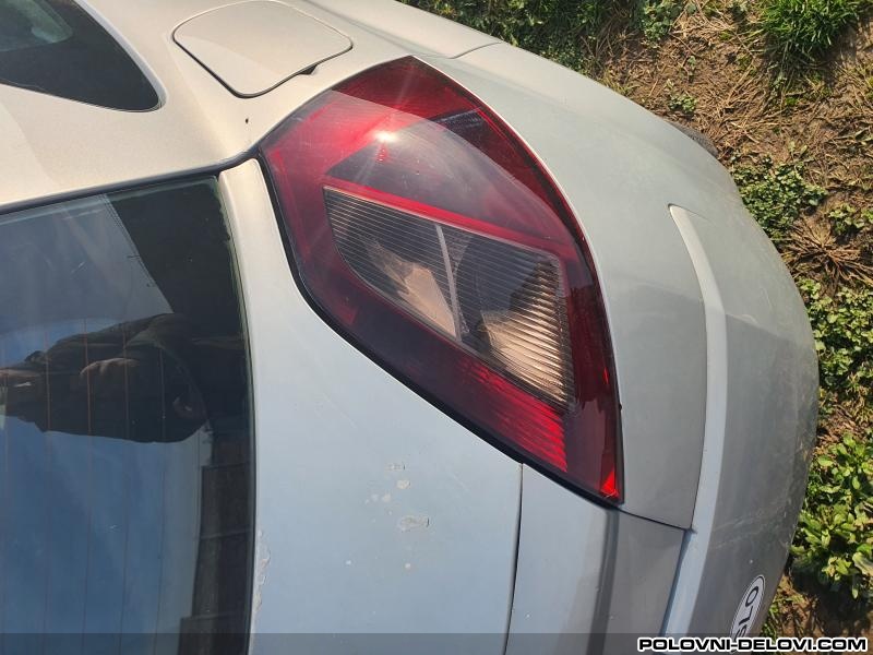 Renault  Megane  Svetla I Signalizacija