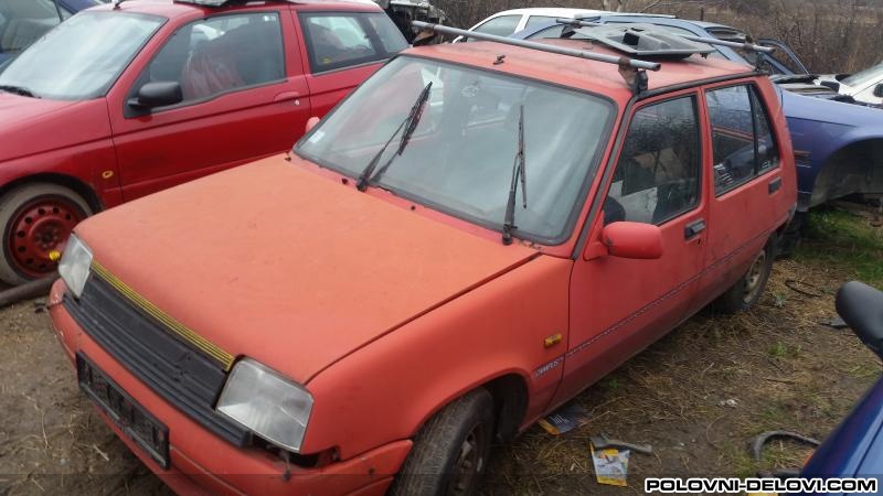 Renault  R 5 Polovni Delovi Kompletan Auto U Delovima