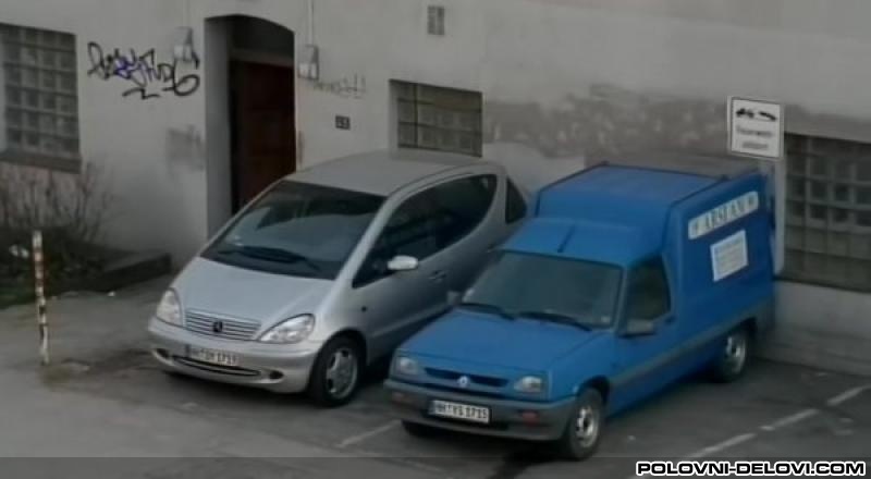 Renault  Rapid  Kompletan Auto U Delovima