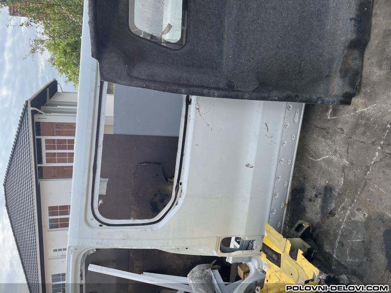 Renault  Traffic 2.0 Kompletan Auto U Delovima