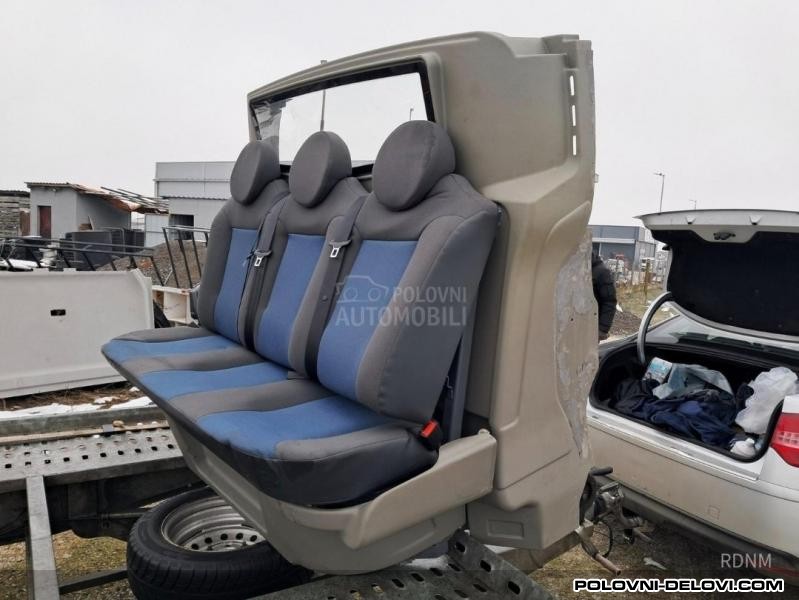 Renault  Traffic  Enterijer