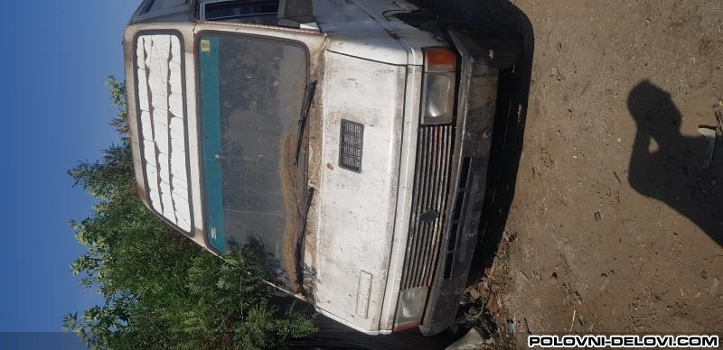 Renault  Traffic Zeleznik Kompletan Auto U Delovima