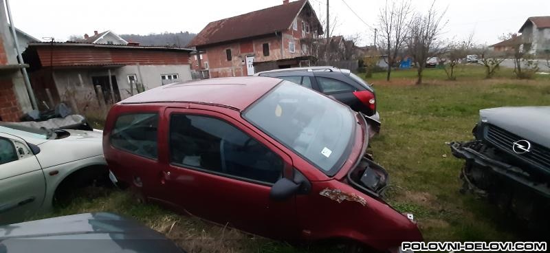 Renault  Twingo  Kompletan Auto U Delovima