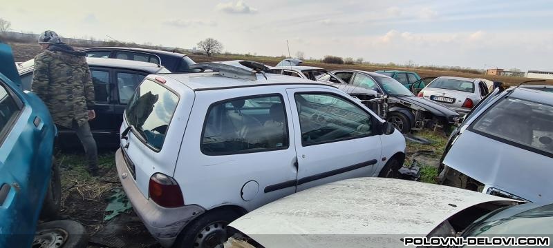 Renault  Twingo Polovni Delovi Kompletan Auto U Delovima