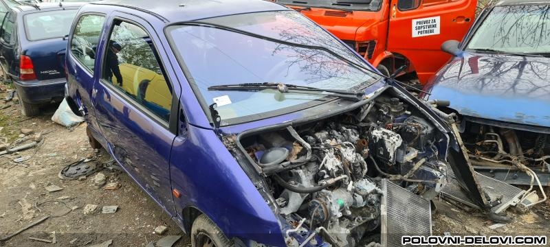 Renault  Twingo Polovni Delovi Kompletan Auto U Delovima