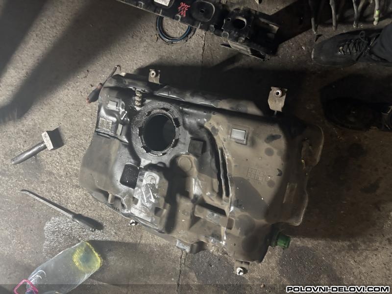 Rezervoar Za Mercedes B Klasu W246