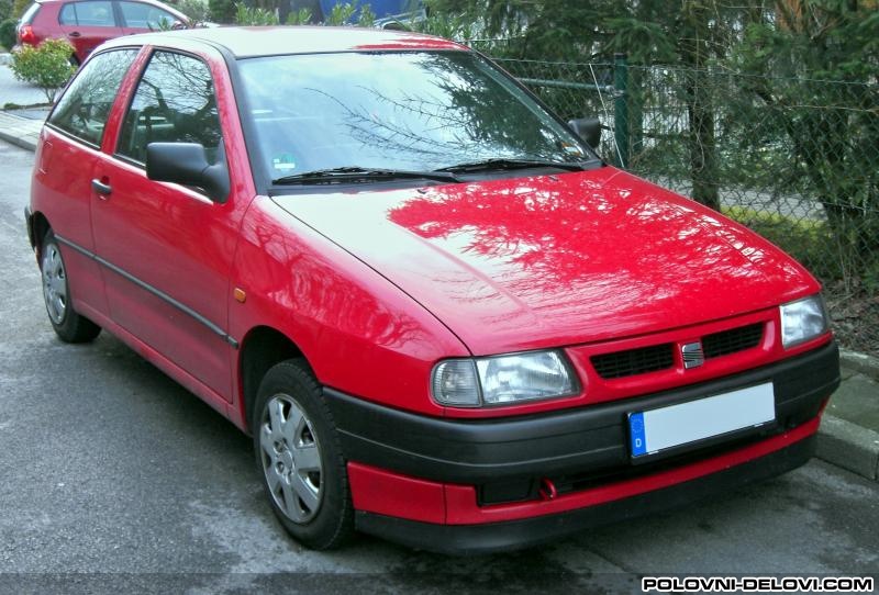 Seat  Ibiza Crvena 1.4b Kompletan Auto U Delovima