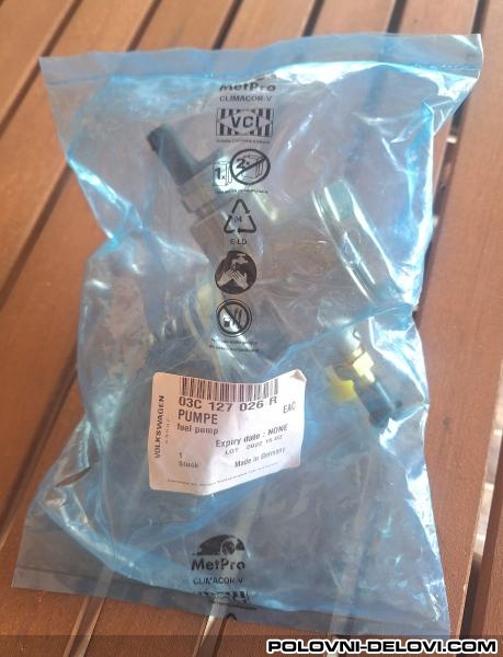 Skoda  Fabia 03C127026 Pumpa TSI Motor I Delovi Motora
