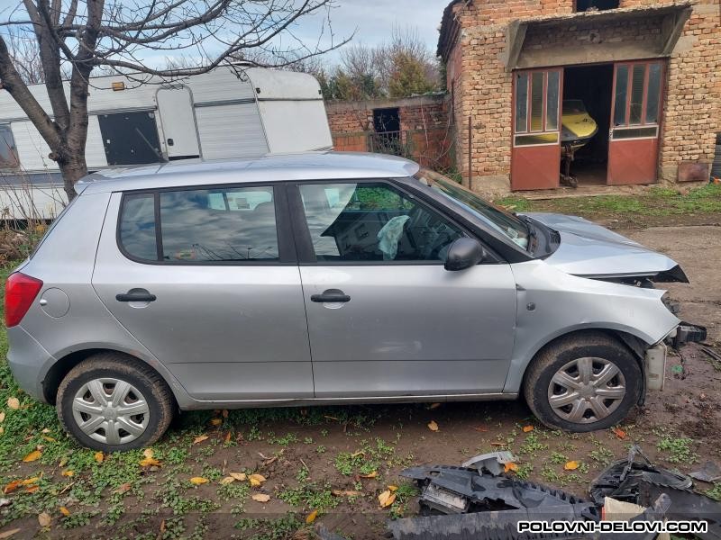 Skoda  Fabia 1.2 Kompletan Auto U Delovima