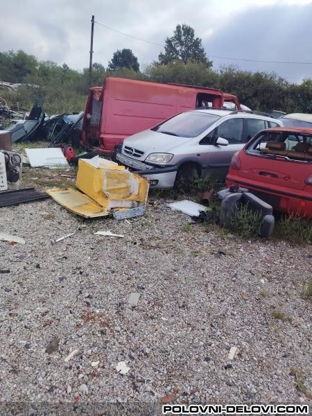 Skoda  Felicia  Kompletan Auto U Delovima