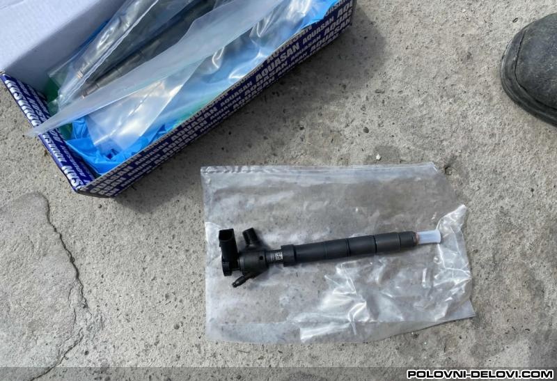 Skoda  Octavia 1.6tdi Motor I Delovi Motora