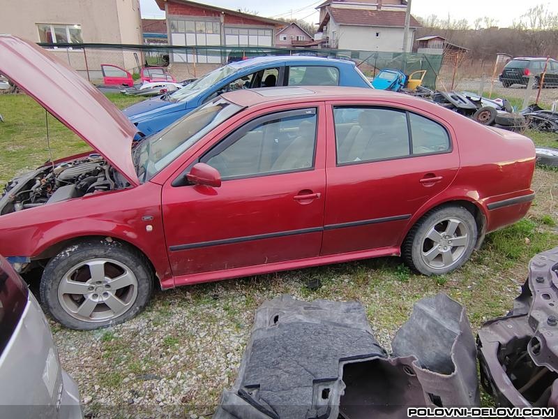 Skoda  Octavia 2.0 B Kompletan Auto U Delovima