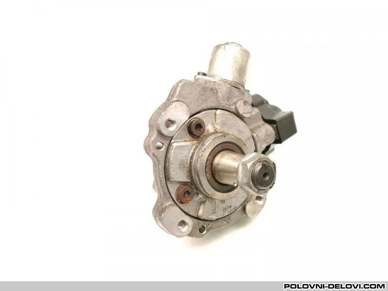 Skoda  Rapid Pumpa Goriva Motor I Delovi Motora