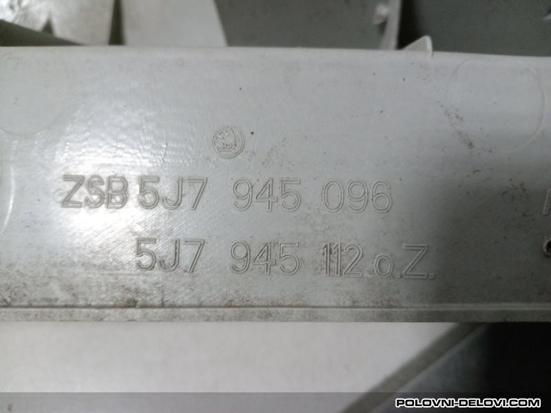 Skoda  Roomster  Svetla I Signalizacija