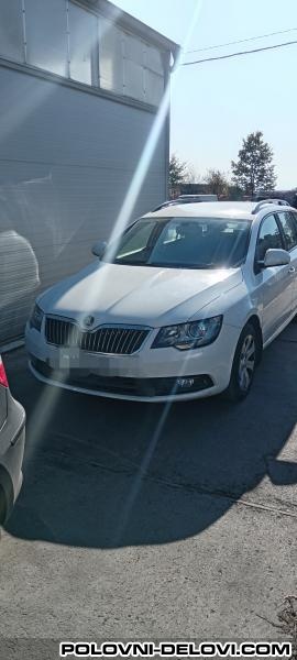 Skoda  Superb 1.6 TDI Kompletan Auto U Delovima