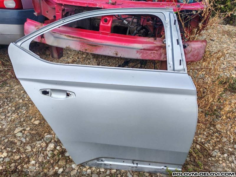 Skoda Superb 3 Zad Desna Vrata Karoserija
