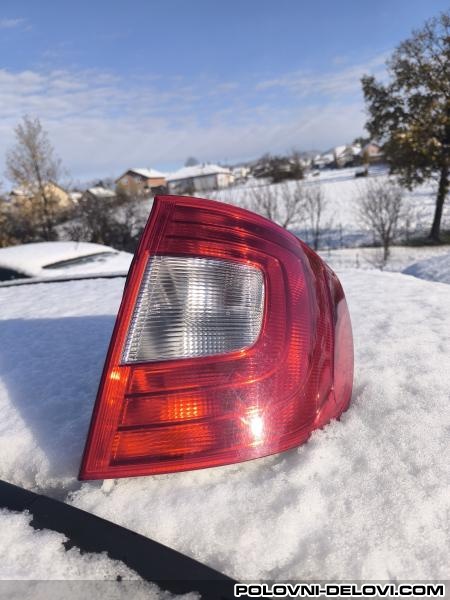 Skoda  Superb Desni Stop Karavan Svetla I Signalizacija