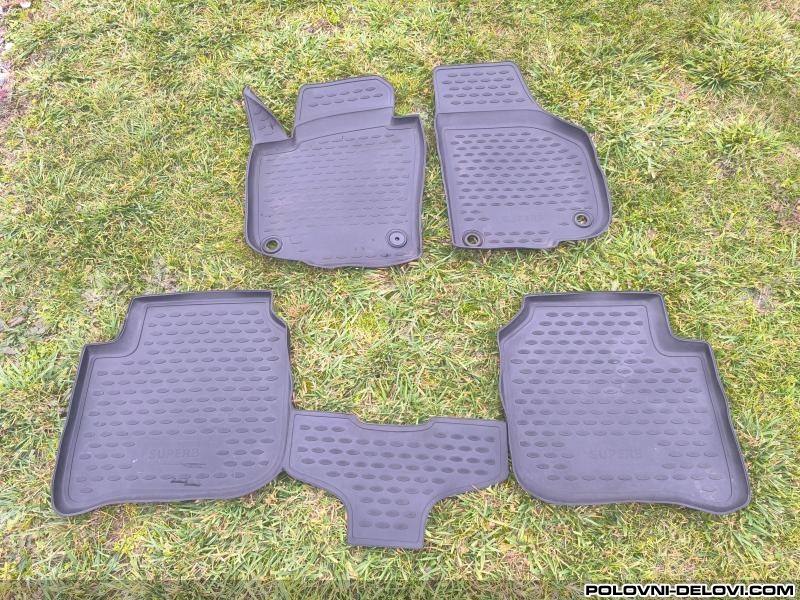 Skoda  Superb Gumene Patosnice Enterijer