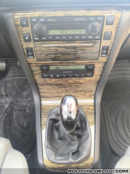Skoda  Superb Mahagoni Plastike Enterijer