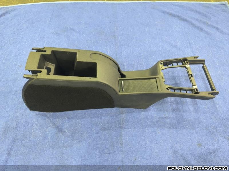 Skoda  Superb Plastika Naslona Enterijer