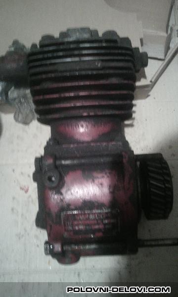 Steyr Kompresor 330ks Motor i Delovi Motora