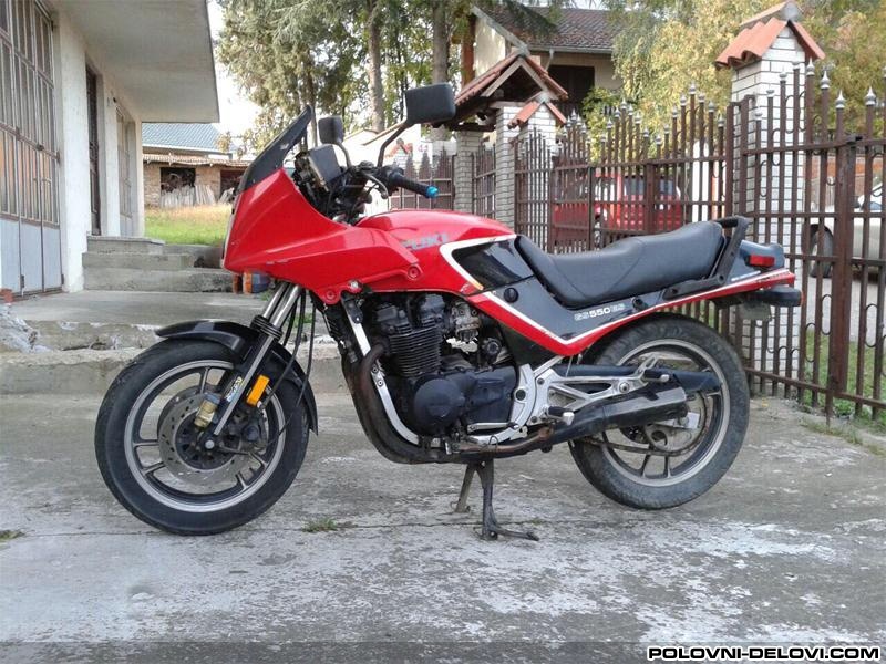 Suzuki GS 550 ES Kompletan motor u delovima
