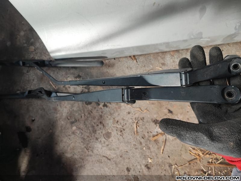 Suzuki  Swift  Razni Delovi