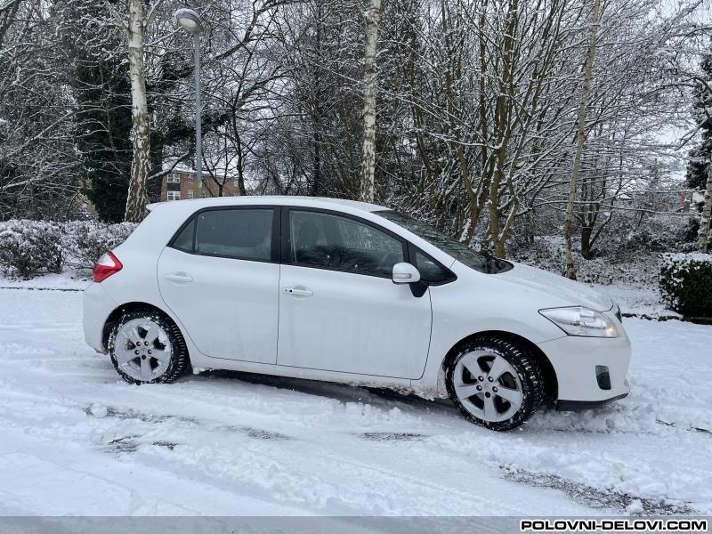 Toyota  Auris Avensis RAV4  Kompletan Auto U Delovima