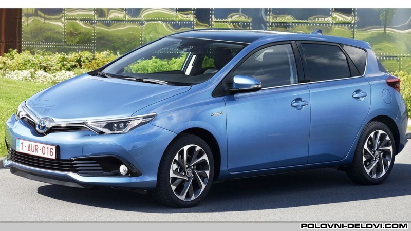 Toyota  Auris  Kompletan Auto U Delovima