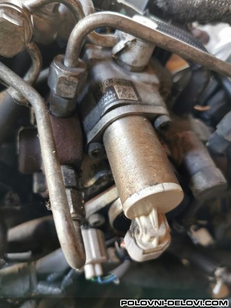 Toyota  Avensis 2.0d4d Motor I Delovi Motora