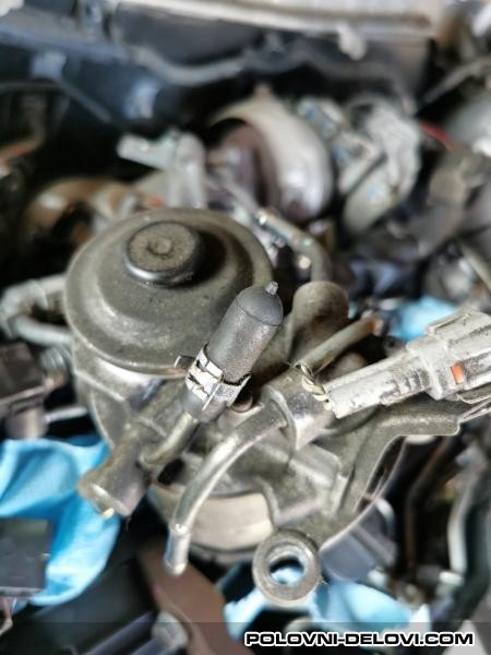 Toyota  Avensis 2.0d4d Razni Delovi